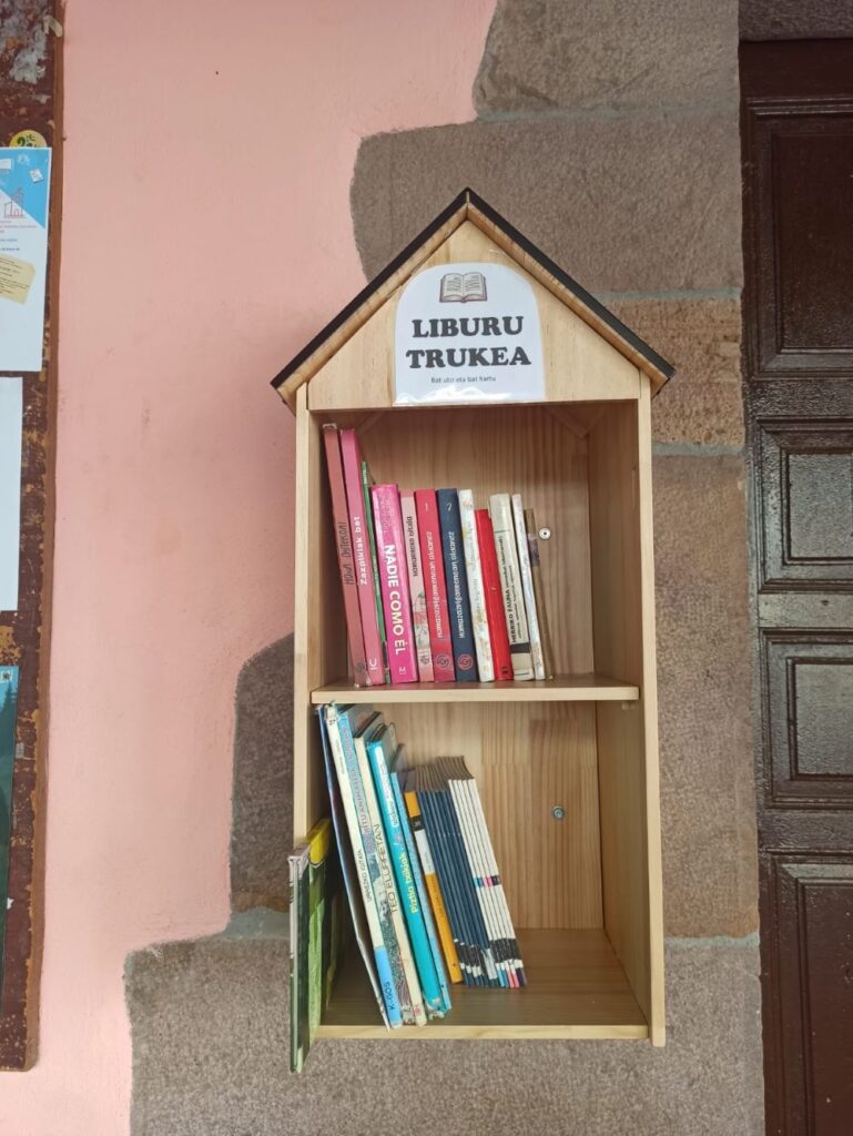 Liburu trukea Etxalar